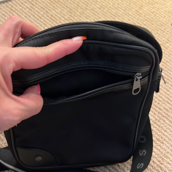 Hugo boss messenger bag - Picture 6 of 8